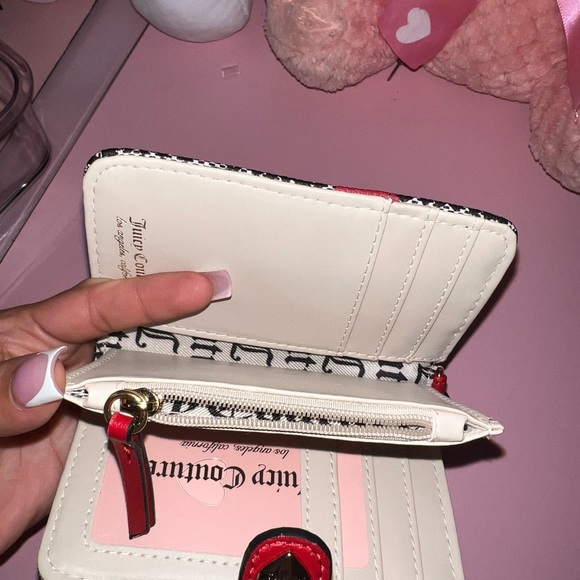 Juicy couture wallet - Picture 3 of 3